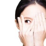 目元ケアで顔の印象を明るく!人気のアイクリーム【価格帯別】10選