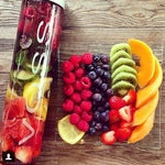 ニキビや肌荒れが気になるときには食事にも気をつけて!ニキビ対策のために避けたい食べ物と積極的に食べたい食材