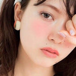 パッケージがまるで宝箱のよう♡ダイソーの【ブリリアントクリームチーク】が使えるとのウ・ワ・サ