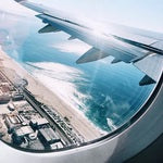 長距離フライトの機内での乾燥対策はどうしてる？海外ユーチューバーが教える機内でのスキンケアのコツ！